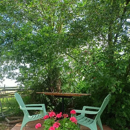 Penzion Les Du Galant Rez De Jardin Verlinghem